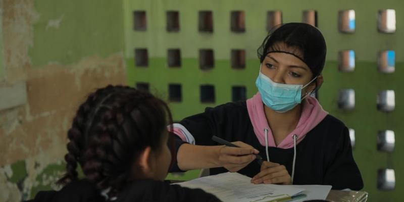 Las niñas y adolescentes reciben atención emocional en todos los niveles