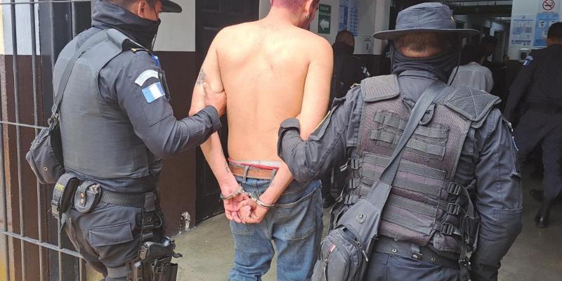 Alias El Impaciente capturado con armas de fuego en Mixco