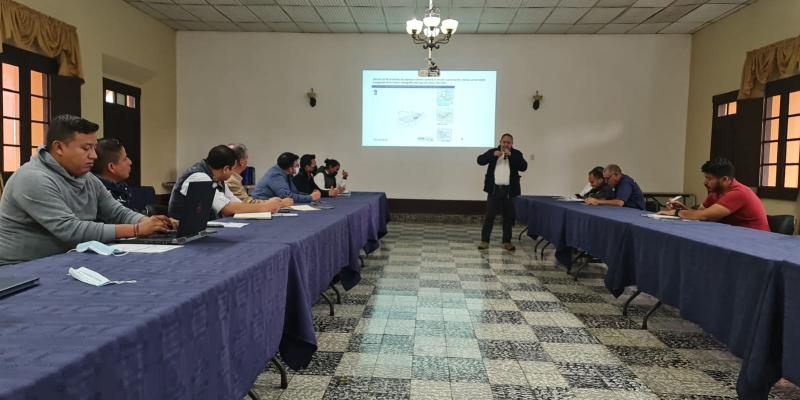 Analizan situación ambiental del Lago de Izabal y Río Dulce