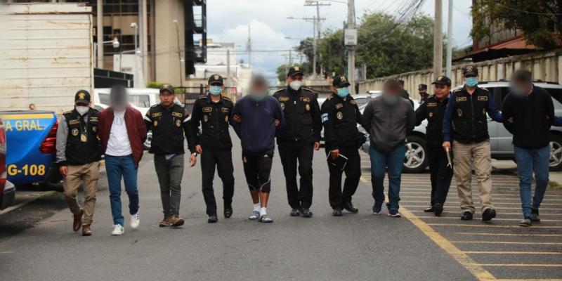 Inspectoría General da cumplimiento a órdenes de captura contra agentes policiales