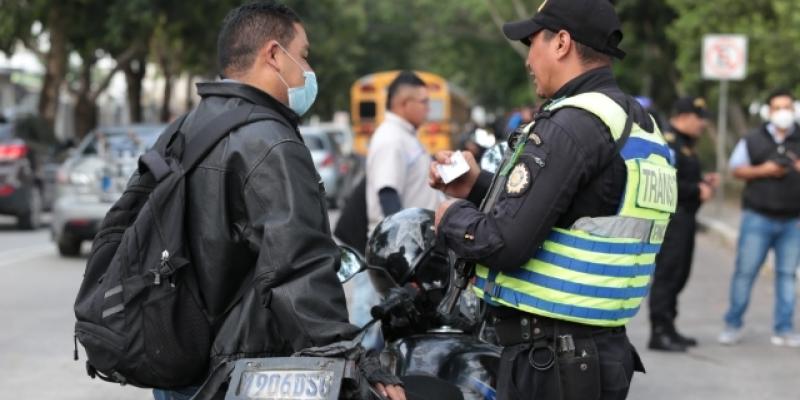 Tránsito promueve cultura vial para reducir accidentes en motoristas