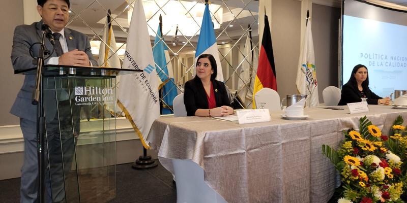 Director del Sistema Nacional de Calidad comparte las normas técnicas para el sector turismo