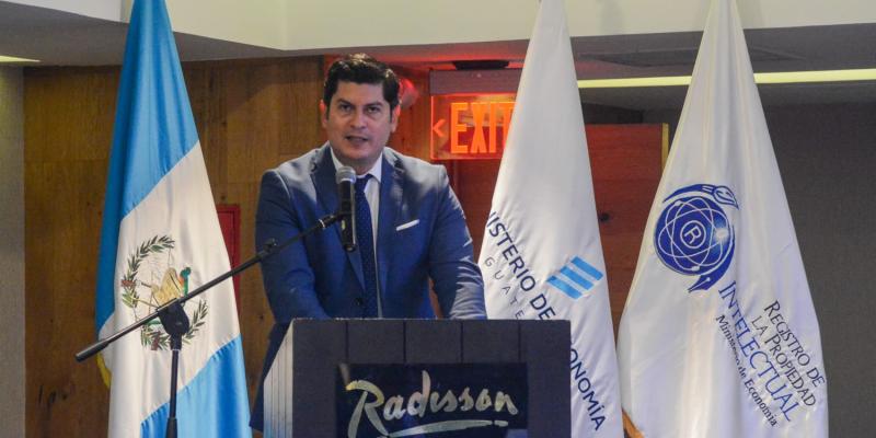 Ministro de Economía dirige palabras como parte de la modernización del Registro de Propiedad Intelectual