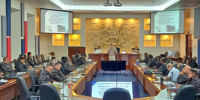 Ministerio de la Defensa realizó seminario sobre Derechos Humanos.