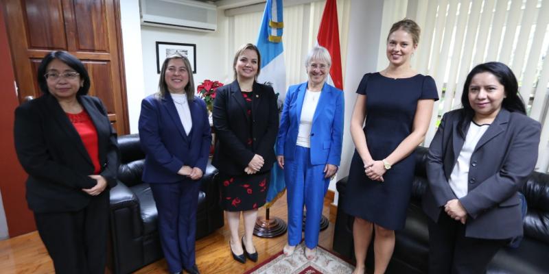 Guatemala y Países Bajos abordan temas académicos, culturales y de cooperación 