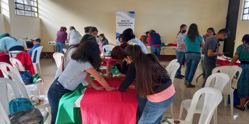 Mujeres emprendedoras fortalecen sus capacidades