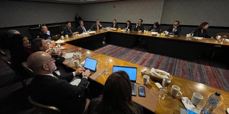 El ministro Rosales presidiò la reuniòn.