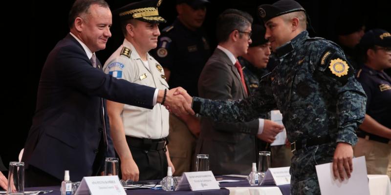 Se concluye ciclo de formación académica en idioma inglés para agentes de la PNC