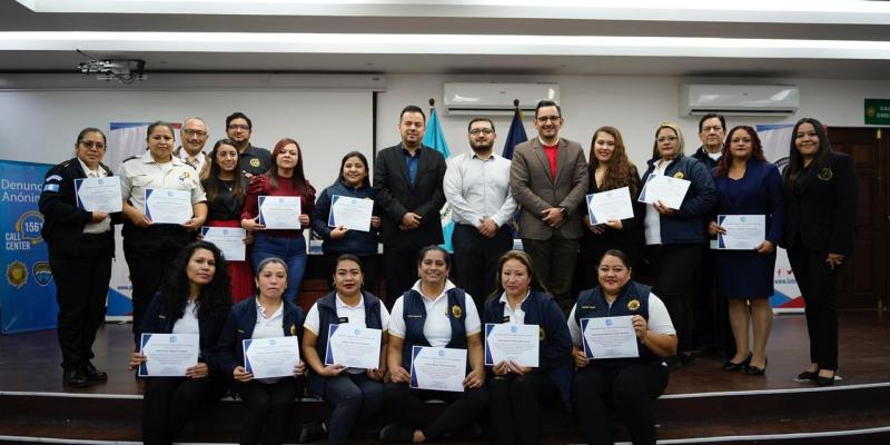 Trabajadores de Gobernación concluyen curso básico de Lengua de Señas