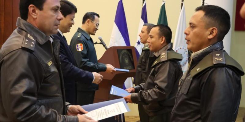 Escuela de Idiomas de COSEDE, finaliza Primer curso de idioma mandarín.