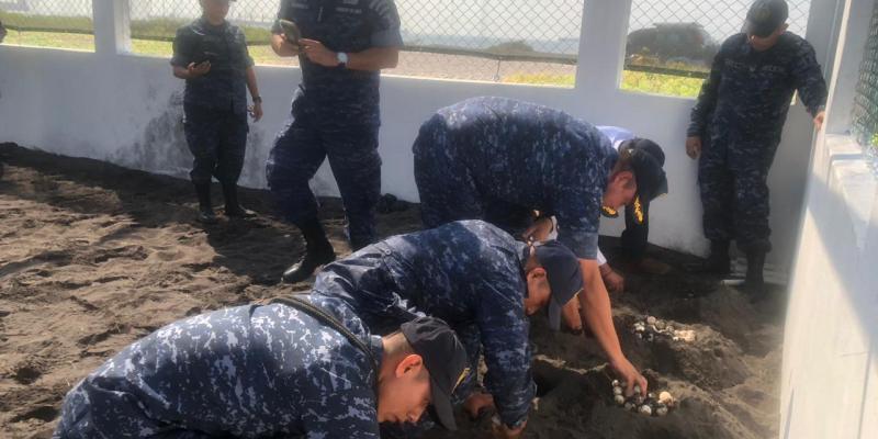 Ejército de Guatemala inauguró un tortugario y área de encaminamiento para avistamiento de aves en Escuintla.