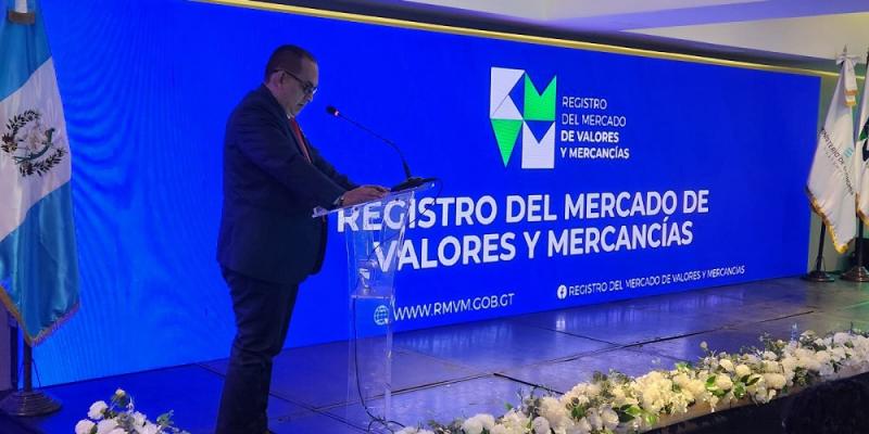 El viceministro de Asuntos Registrales, Juan Carlos Pellecer, presidió el evento.