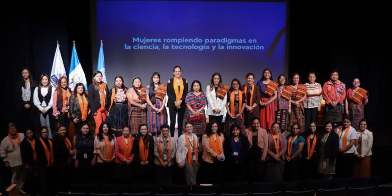 Mujeres rompiendo paradigmas  en la ciencia, la tecnología y la innovación