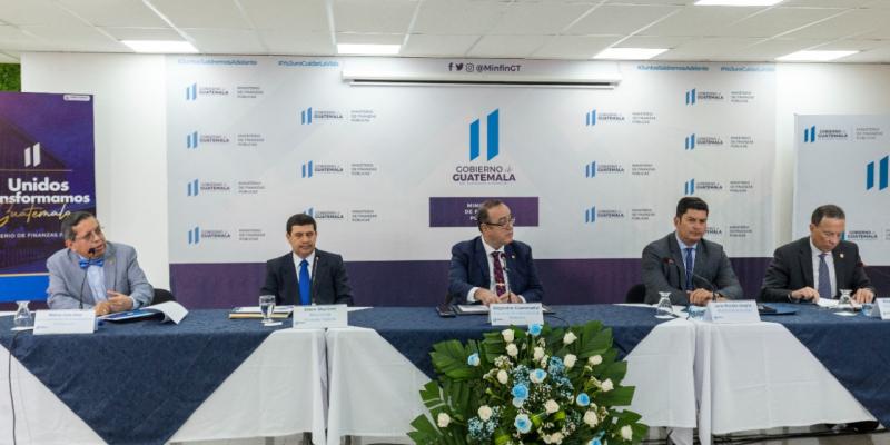 conferencia de prensa Minfin 