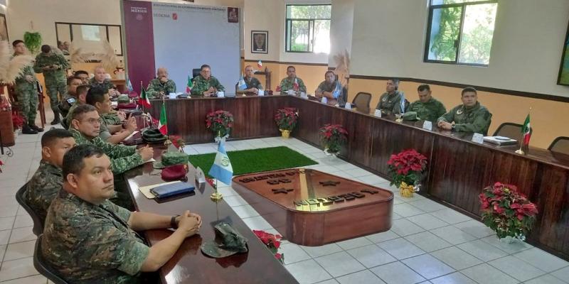 Soldados de Guatemala y México coordinan acciones en frontera.