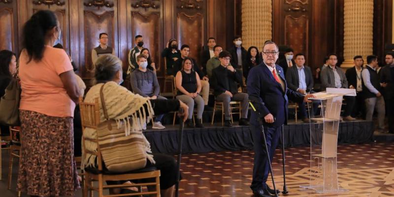 En Consulta con el Dr. Giammattei