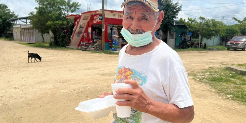 Usuario de Comedor Social en Poptún, Petén