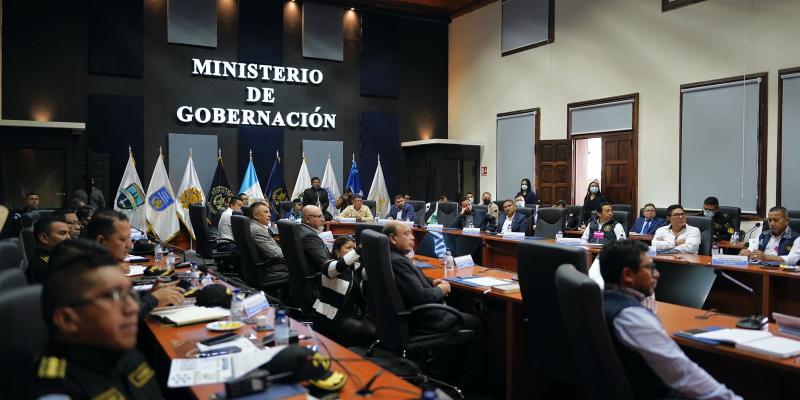 Gobernadores conocen estrategias de seguridad, administración y futuros proyectos de la cartera del Interior