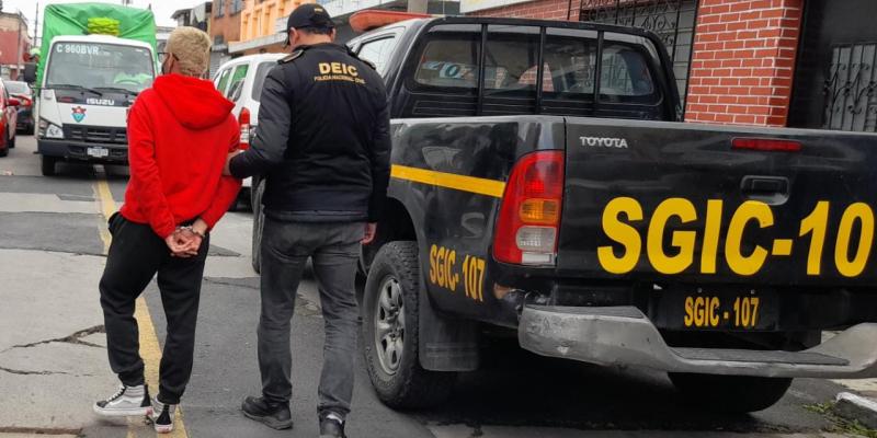 Detienen en allanamientos a pandillero por asociación ilícita y conspiración para asesinato