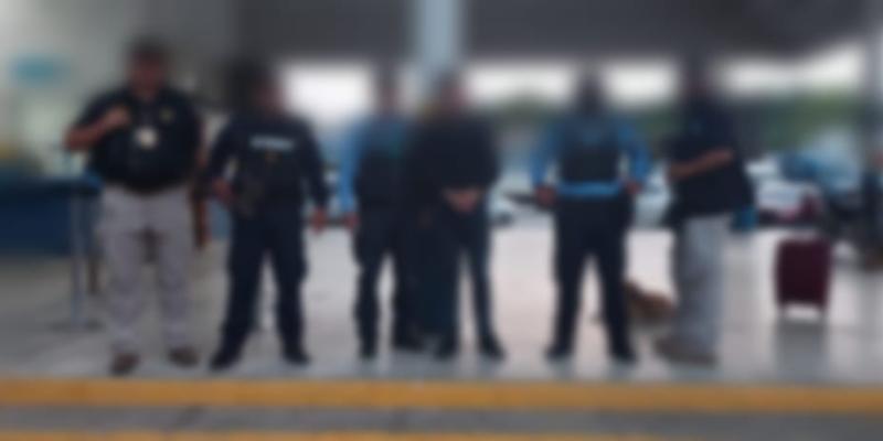 Personal de CAT localiza y entrega a un hombre con orden de captura en Honduras