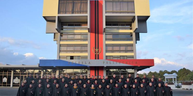 Escuela Politécnica incorpora becas universitarias en 8 licenciaturas más. 