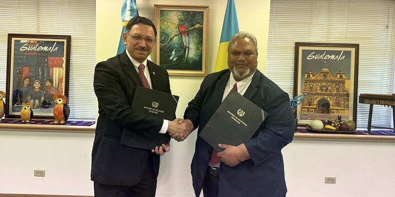 Guatemala establece relaciones diplomáticas con Palau 