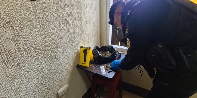 Localizan marihuana, cocaína y municiones en vivienda de Chimaltenango