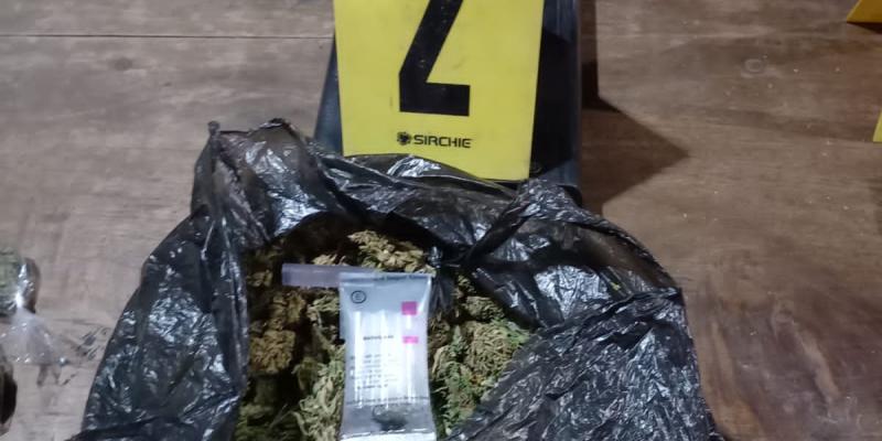 Capturan a personas en diferentes lugares por narcomenudeo