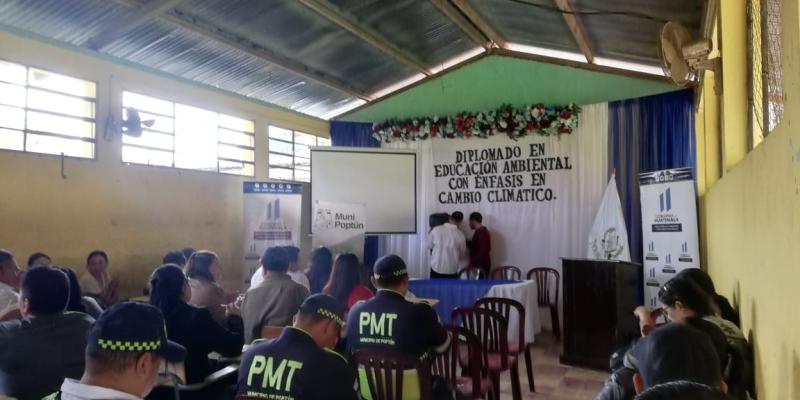 MARN certifica a 75 personas de Poptún en educación ambiental