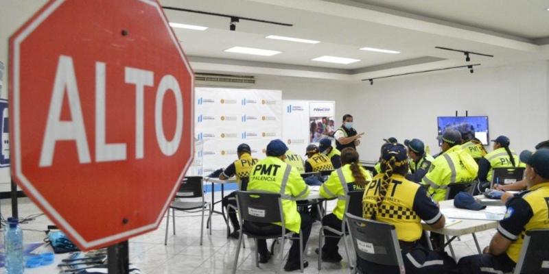 Presentan proyecto de integración operativa a policías municipales de tránsito del país