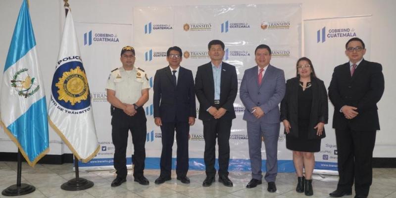 Departamento de Tránsito de la PNC avala licencias de conducir coreanas en el territorio nacional