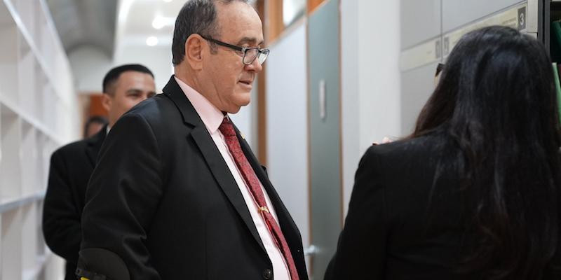 Presidente Dr. Alejandro Giammattei junto con el Canciller de Guatemala visitan  sede de emisión de pasaportes en España