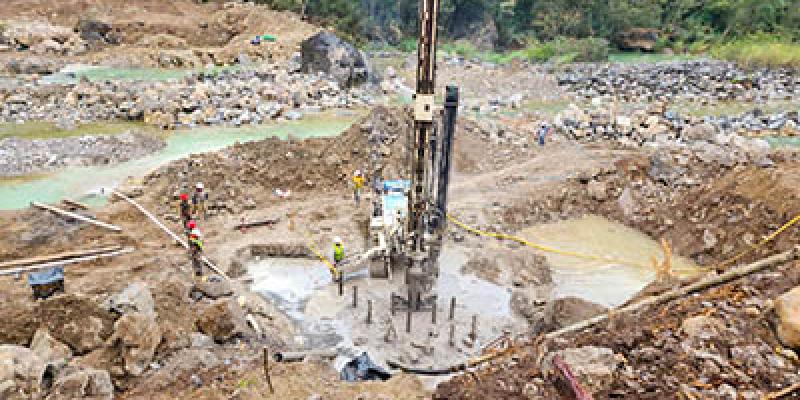 Avanza instalación de puente tipo Warren en Chicamán, Quiché.