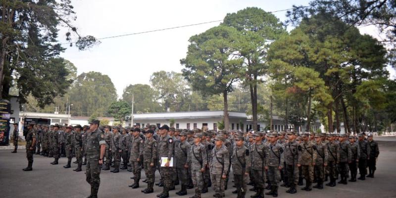 261 Guatemaltecos inician entrenamiento para completar el Curso Básico del Soldado.