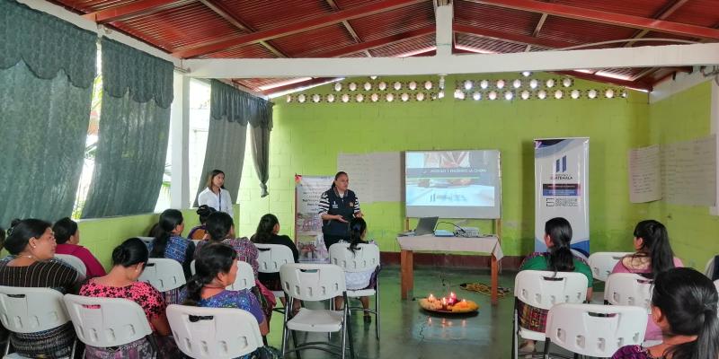 Reciben capacitación sobre emprendimiento en Baja Verapaz