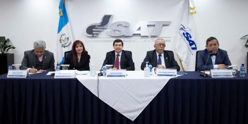 El Superintendente de Administración Tributaria (SAT), Marco Livio Díaz Reyes, fue confirmado en su cargo