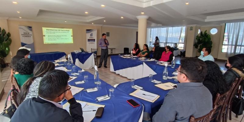 Emprendedores y Mipymes reciben formación sobre gestión de costos e inventarios