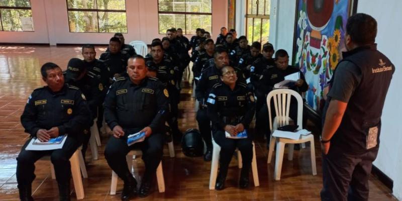 Imparten curso de actualización a agentes de PNC sobre la Ley Electoral