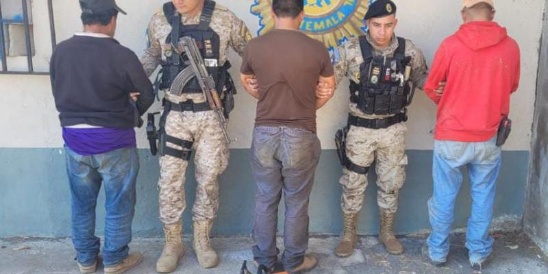 Aprehenden a tres personas por tala ilegal de producto forestal