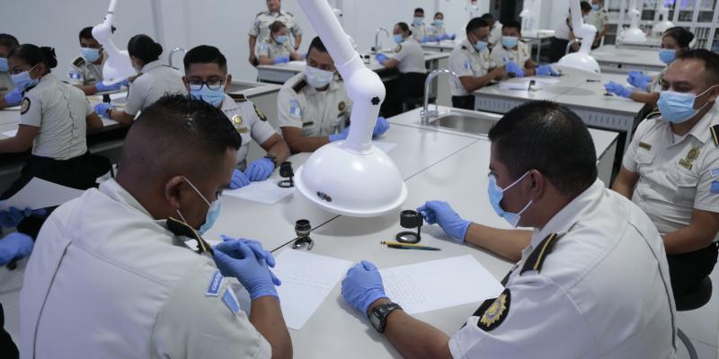 Fortalecen formación de especialidades policiales