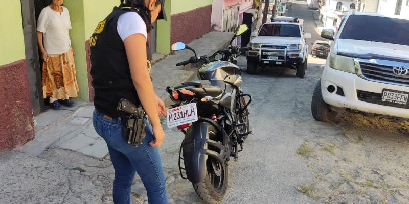 Dos vehículos recuperados por especialistas de DEIC