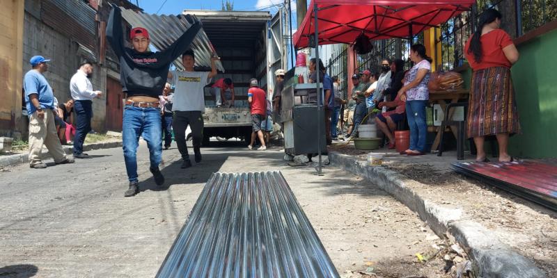 Fodes entrega materiales de reconstrucción