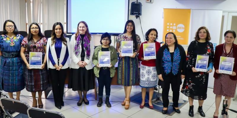 Mujeres y niñas comprometidas con el avance de la tecnología transformadora y la educación digital