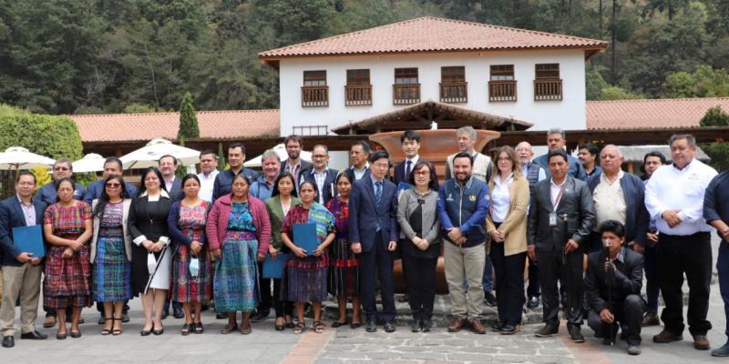 Pobladores del altiplano reciben donativos para resguardar el medioambiente y promover su desarrollo