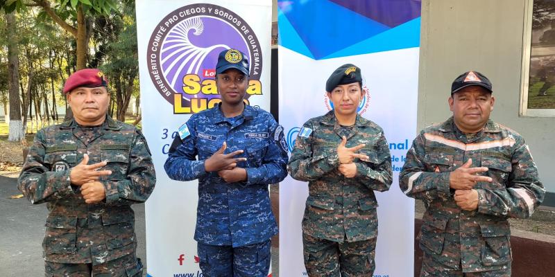 39 Soldados guatemaltecos se capacitan para la prevención de enfermedades visuales y auditivas.