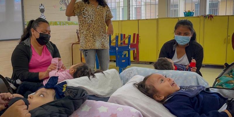 Las educadoras, niñas y niños empezaron un año lleno de ilusiones