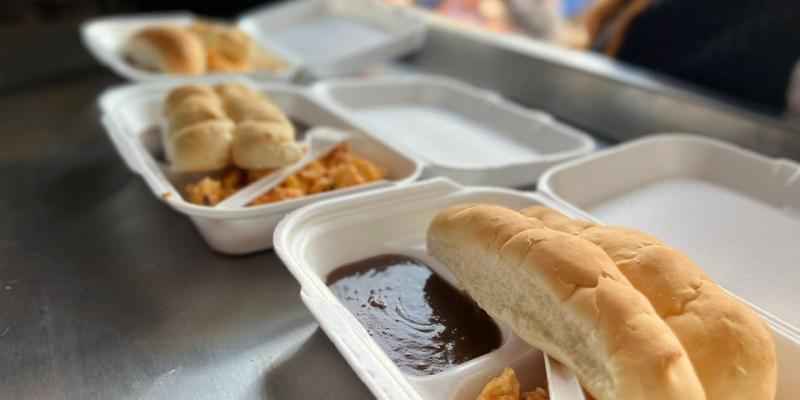 Alimentos servidos en Comedor Social