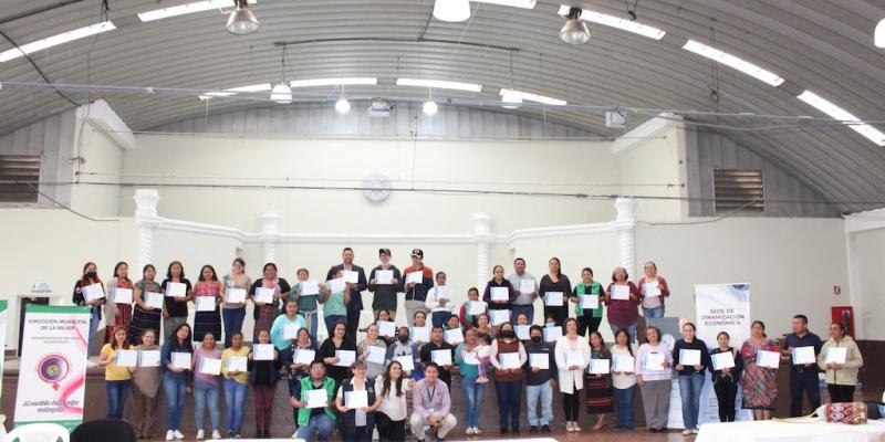 Mipymes se reunen en encuentro de emprendedores y mipymes en Sacatepéquez