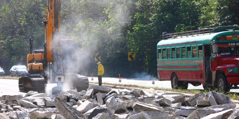 Trabajos en Pueblo Nuevo Viñas. 