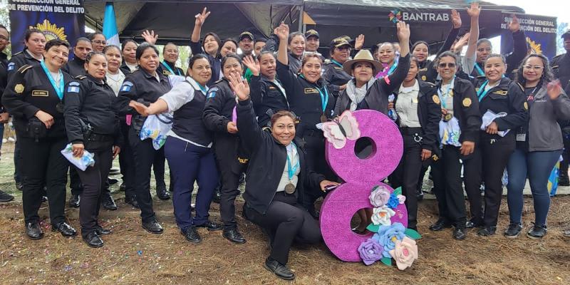 Agentes de prevención celebran el día de la mujer en Chimaltenango 